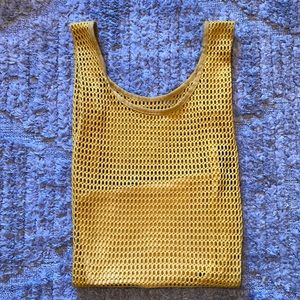 Yellow fishnet BAGGU tote with internal pouch